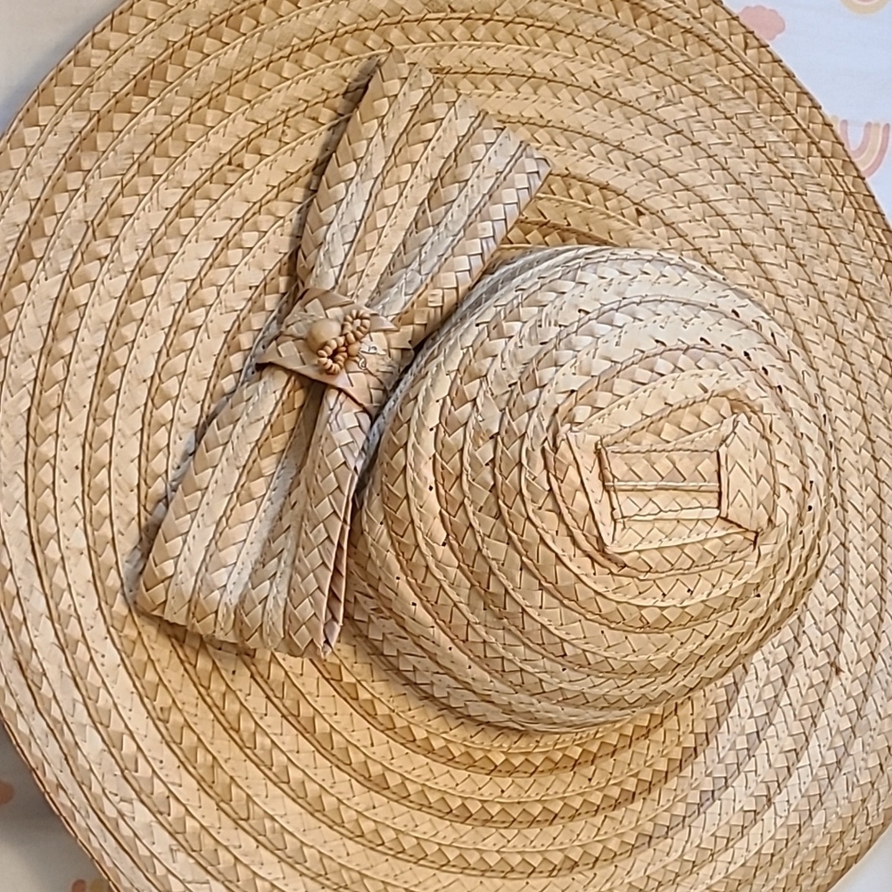 Elegant Tan Straw Hat with Bow